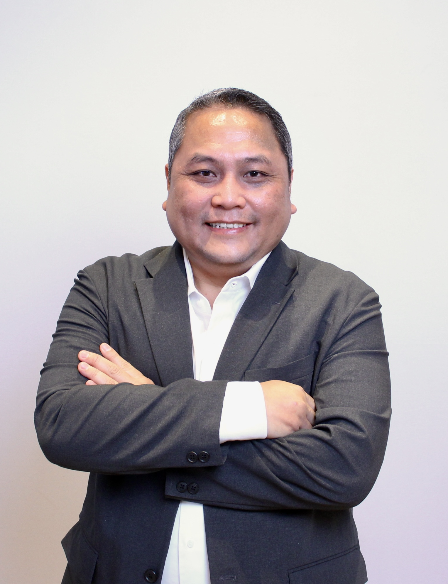 Ramil de GuzmanMr